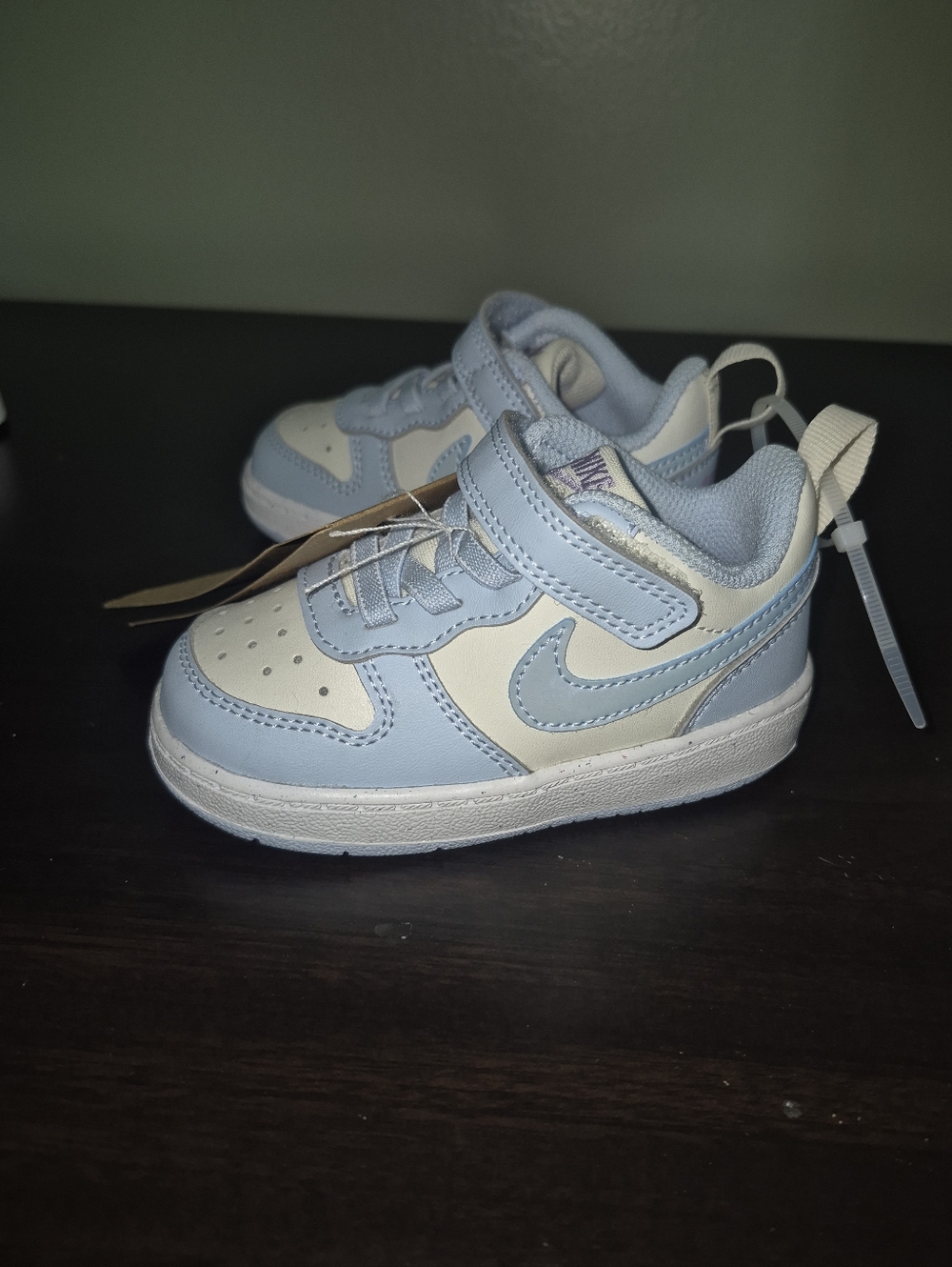 Nike TODDLER Light Blue and White Low-Top Sneakers 6T
